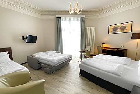 Family Room Capacity 5