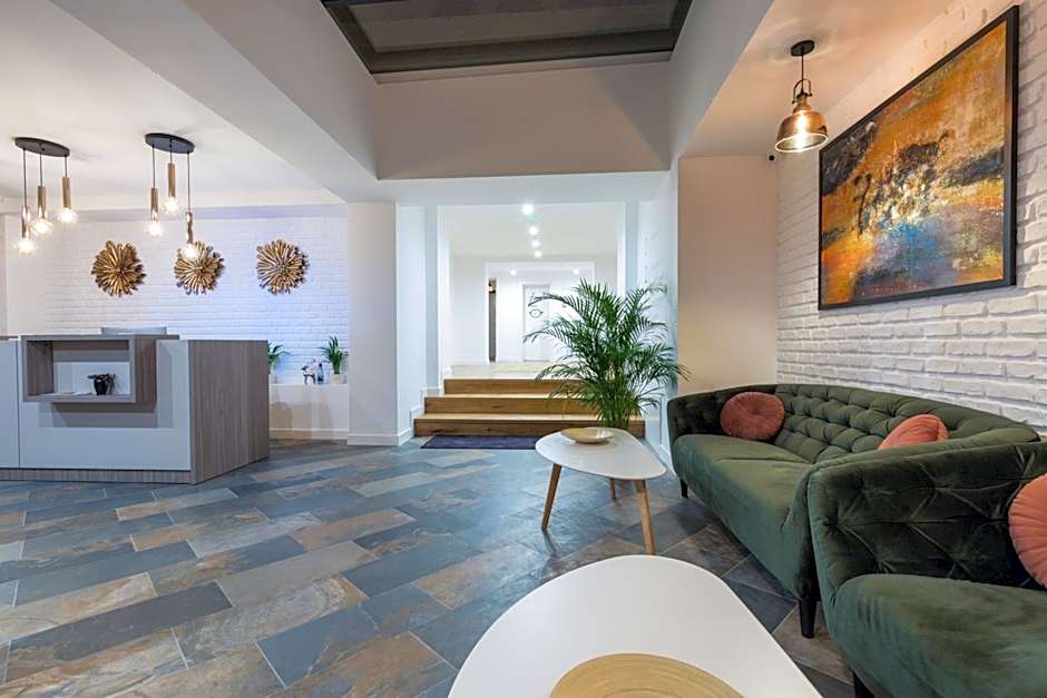 UpperHouse Suites & More