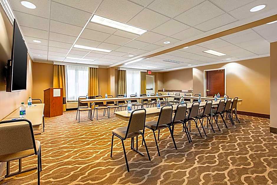 Comfort Inn & Suites Pine Bluff