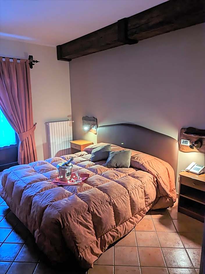 Hotel Altopiano Delle Rocche