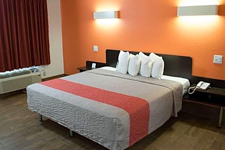 King Room - Non-Smoking