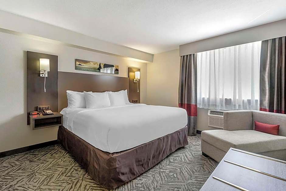 Comfort Inn & Suites Pacific - Auburn