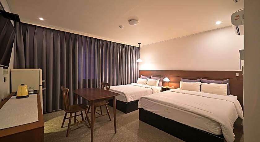 B. Cent Hotel Busan Station