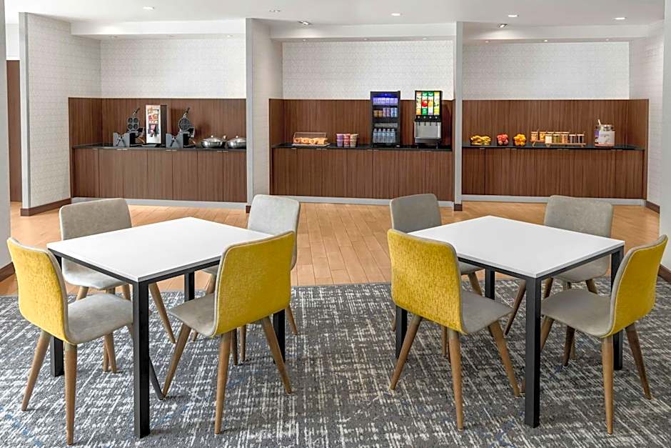 Fairfield Inn & Suites by Marriott Calhoun