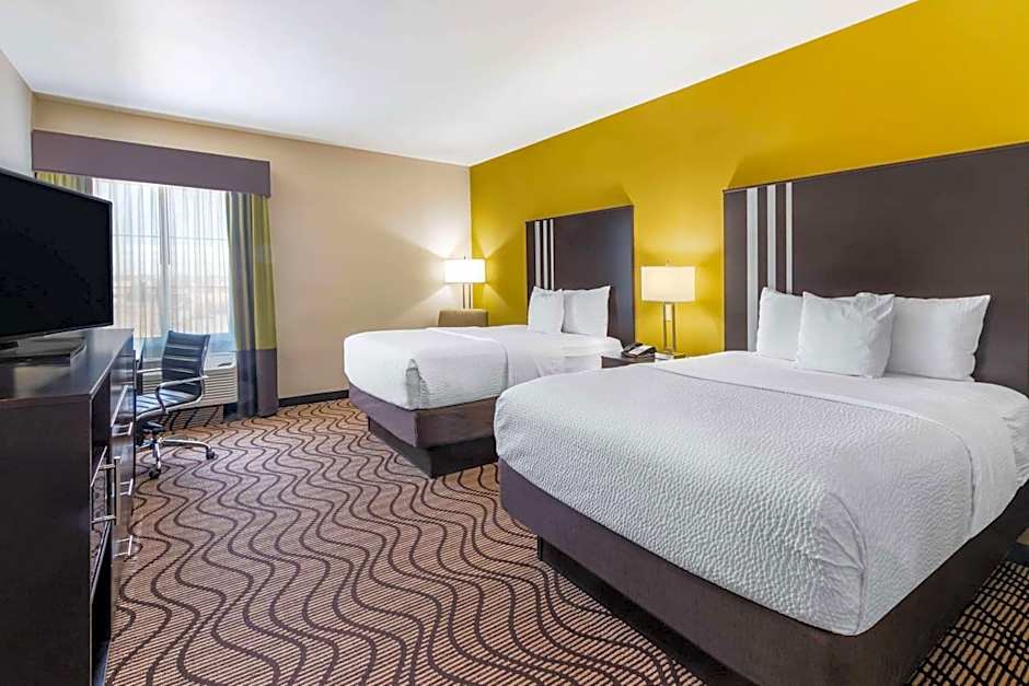 La Quinta Inn & Suites by Wyndham Artesia