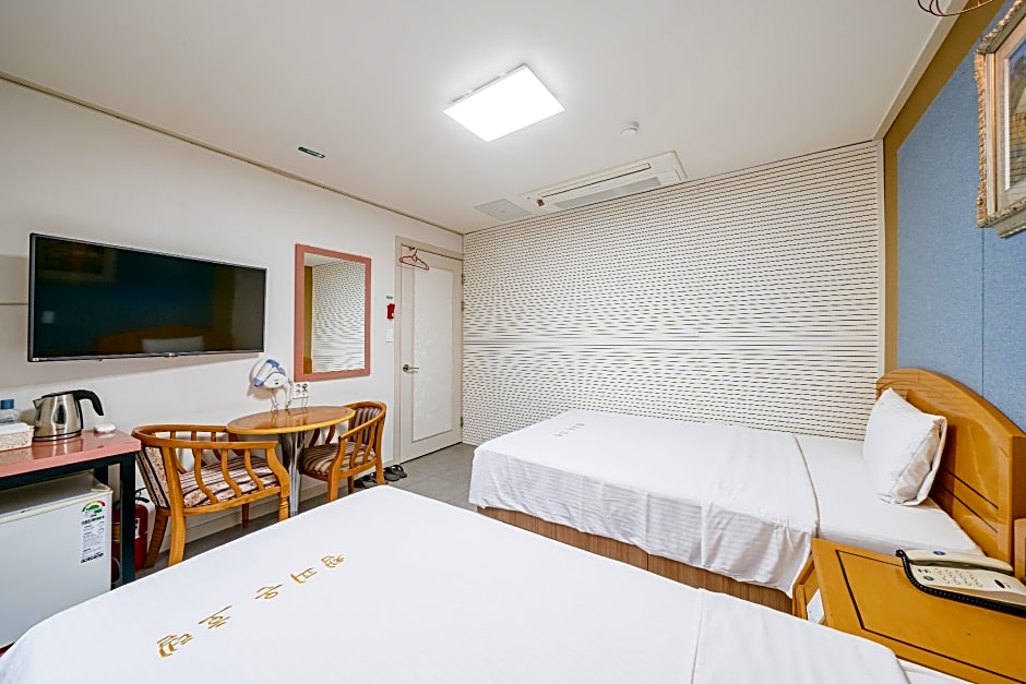 Champion Hotel