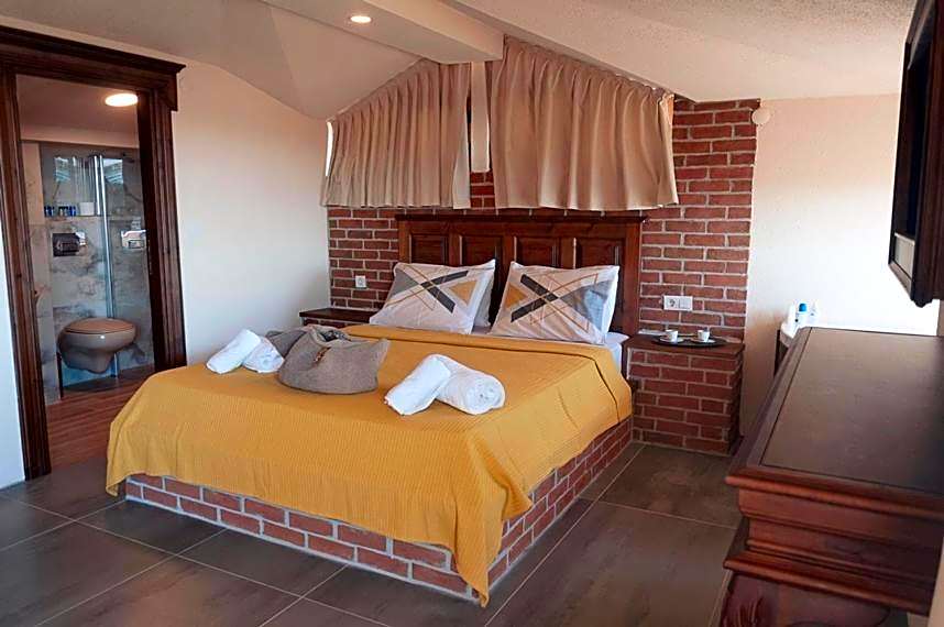 Cunda Tas Konak Otel