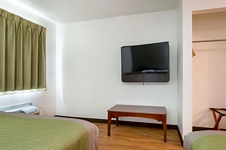Deluxe Queen Room with Two Queen Beds - Smoking
