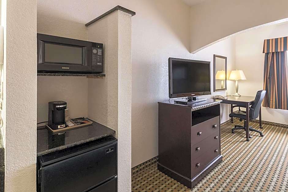 Quality Suites Burleson