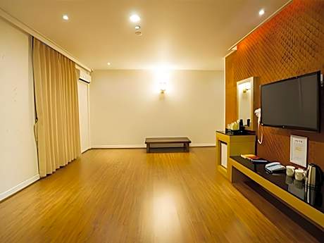 Korean Style Traditional Ondol Room A