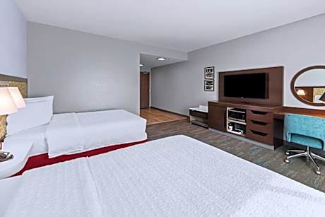 Queen Room with Bath Tub - Mobility Access/Non-Smoking