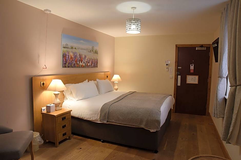 Crossways Inn