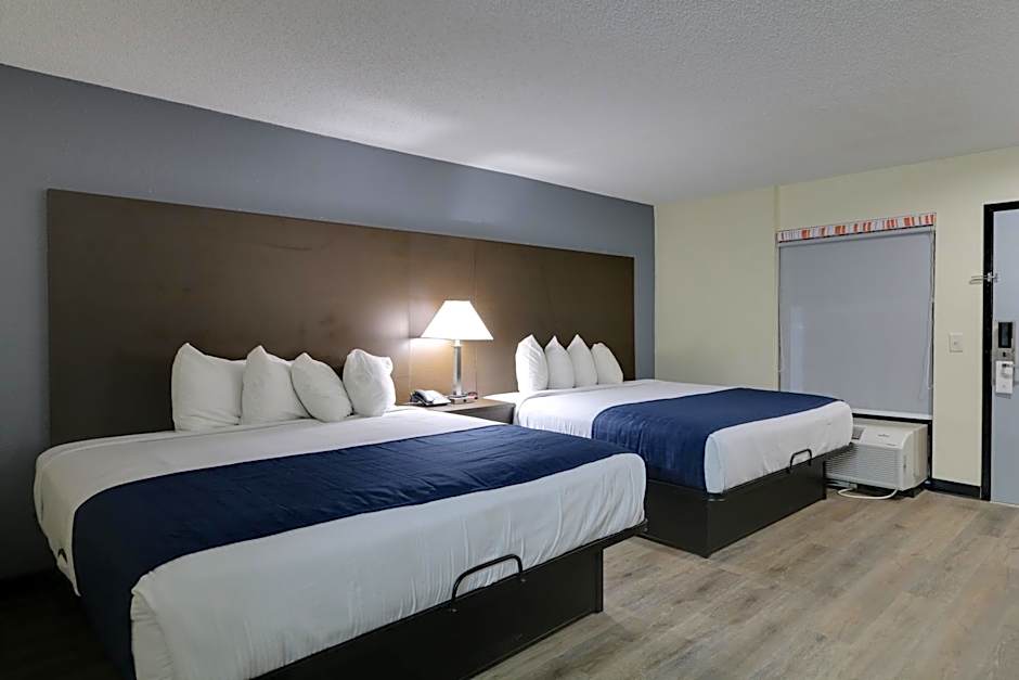 Photo 1 of 2 of Deluxe 2 King Beds
