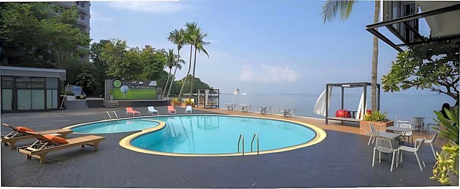 The Loft Seaside Sriracha Hotel