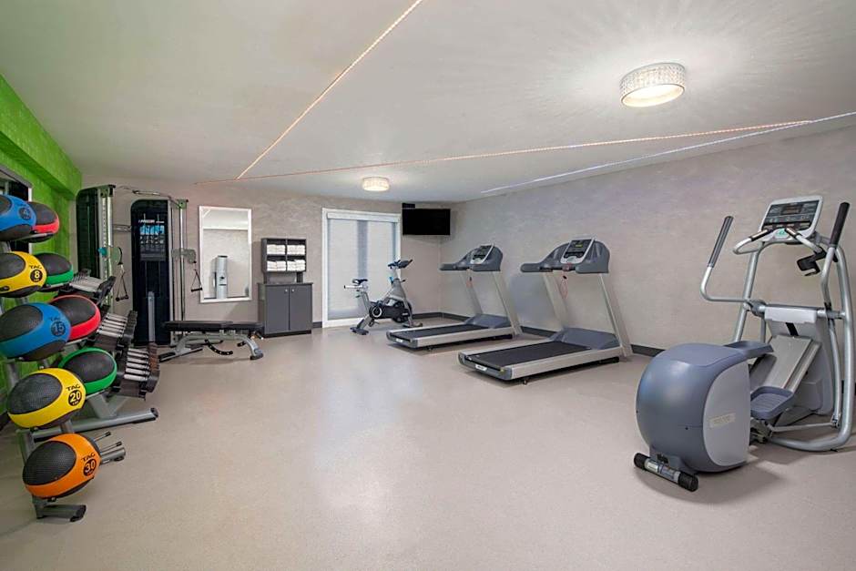 La Quinta Inn & Suites by Wyndham Atlanta Airport