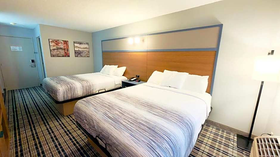 AmericInn by Wyndham Lake Mills