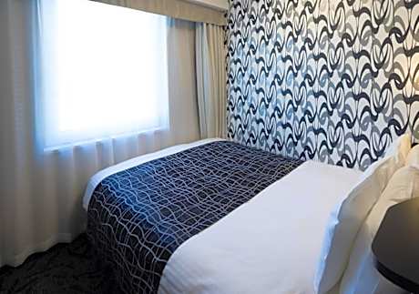 Single Room with Breakfast - Non-Smoking