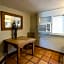 The Historic Leakey Inn