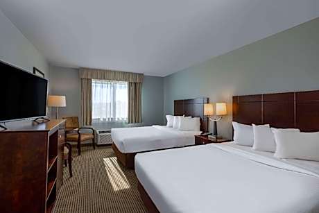 Queen Room with Two Queen Beds and Roll-in Shower - Mobility Accessible/Non-Smoking