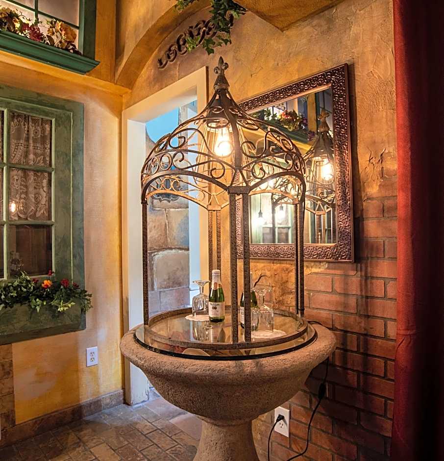 The Anniversary Inn - Fifth South