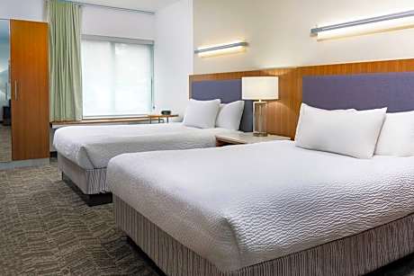 Studio, 2 Queen Beds (Mobility/Hearing Access, Roll-In Shwr) (2 Queen Beds)