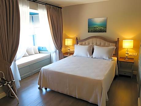 Superior Room Bay Window