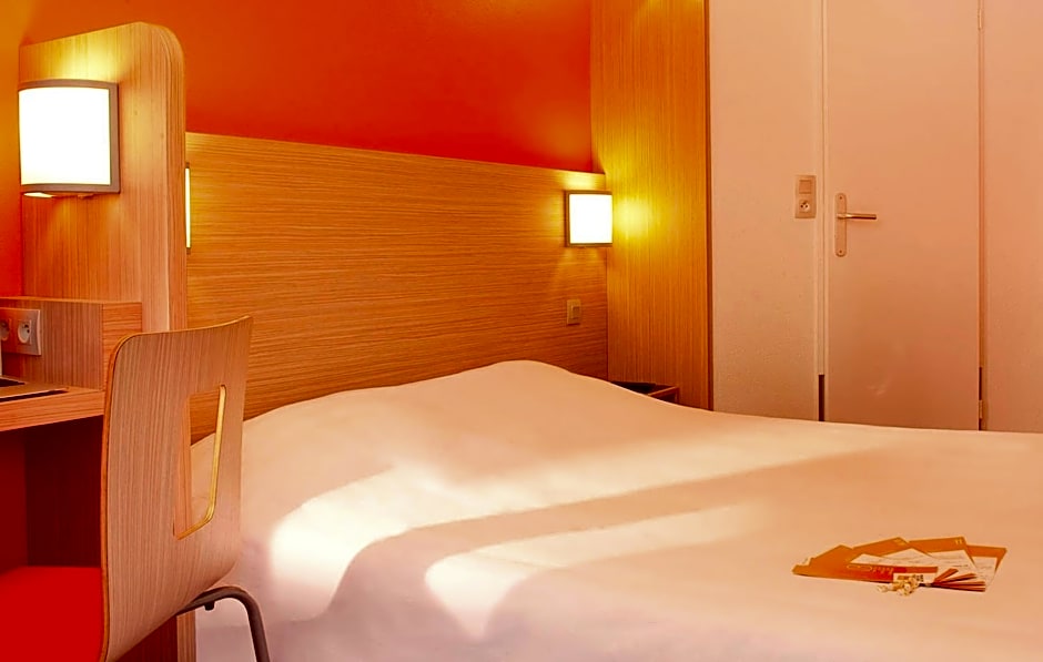 Premiere Classe Valenciennes Ouest Petite Foret Hotel