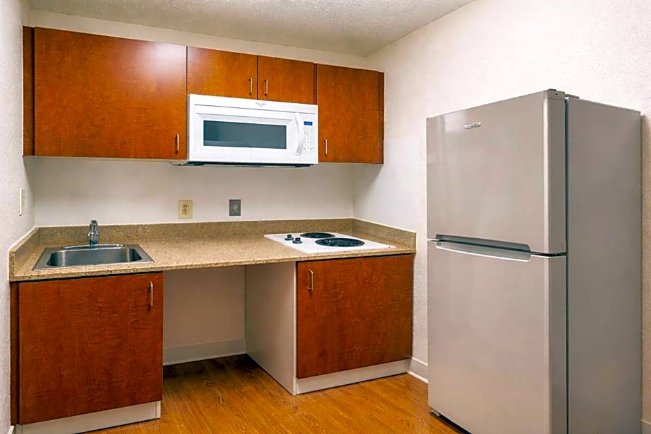 Hometowne Studios Houston - West Oaks/ Energy Corridor