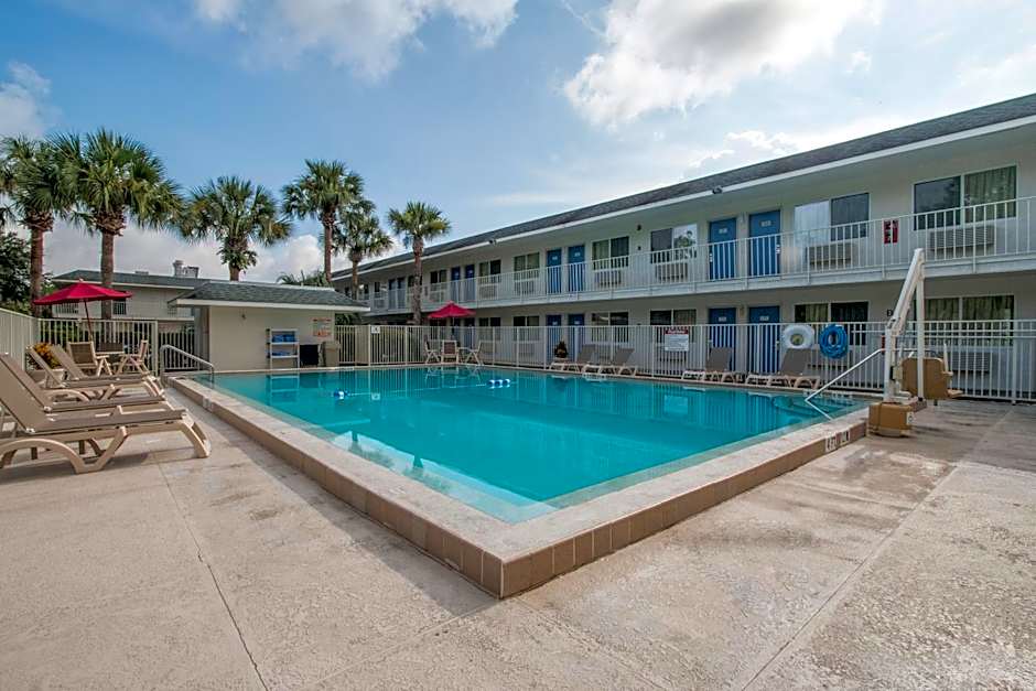 Motel 6-Kissimmee, FL - Orlando