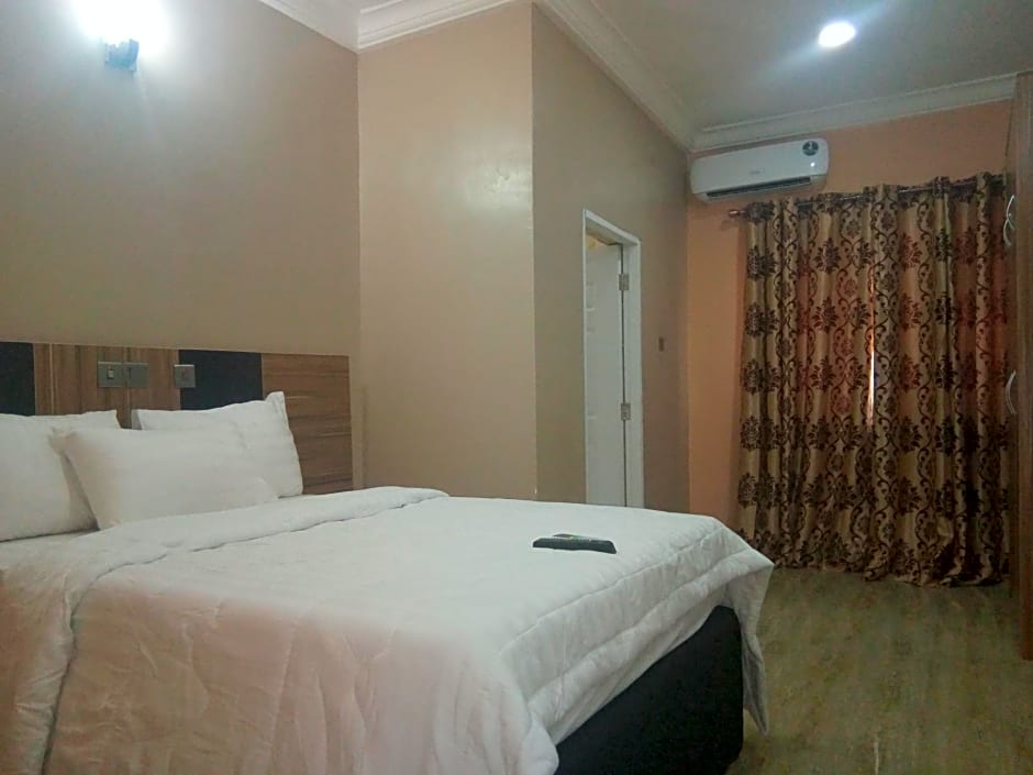 Pameec Luxury Suites