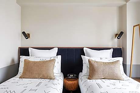 Cozy with Two Twin Beds