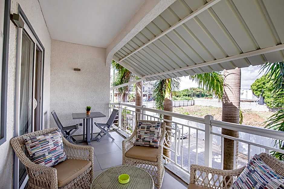 Kisana Residence - Studio with spacious balcony shared pool garden