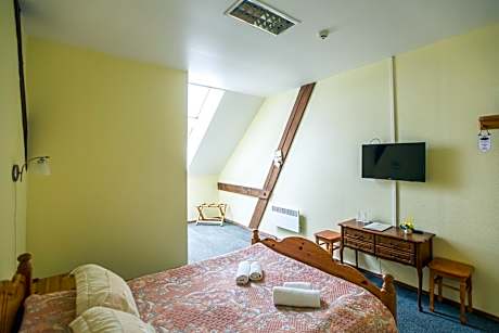 Economy Double Room M4 in Manor Building