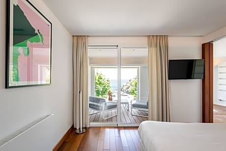 Deluxe Suite with Spa Bath