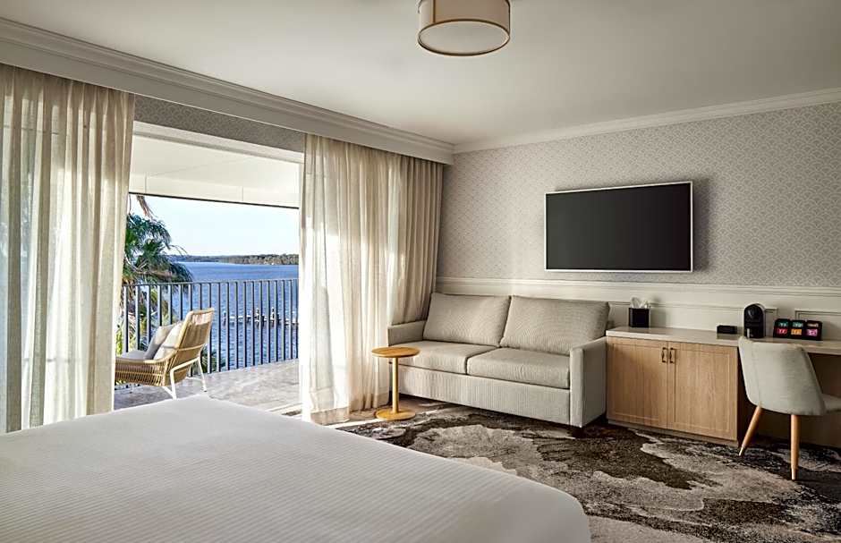 Photo 1 of 4 of Deluxe 1 King Bed, Water View