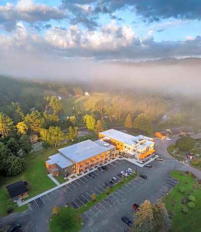 Sun & Ski Inn and Suites