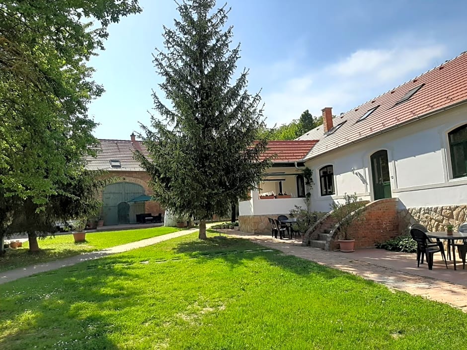 Natúra Panzió&Apartmanház