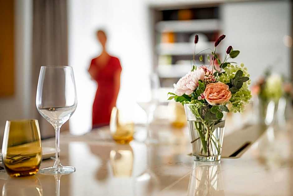 Neues Schloss Privat Hotel Zurich, Autograph Collection