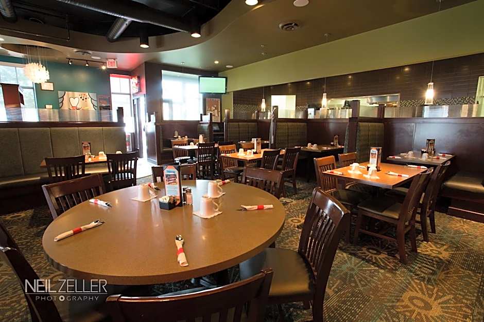 Days Inn & Suites by Wyndham Edmonton Airport