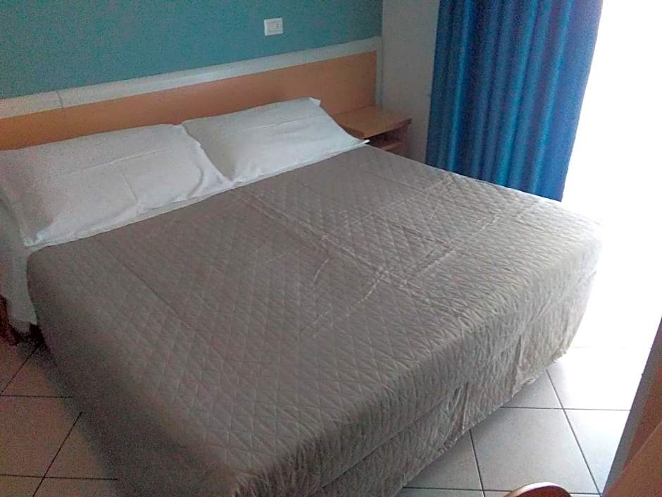 Photo 1 of 4 of Double Room