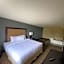 Days Inn & Suites by Wyndham Norton Shores/Muskegon