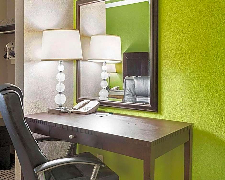 Quality Suites Sulphur – Sulphur, LA