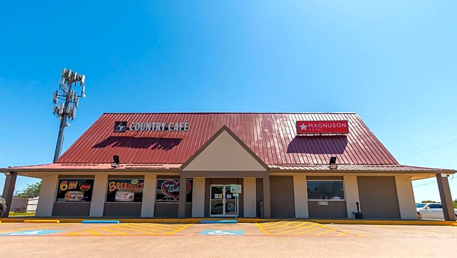 Magnuson Extended Stay and Suites Airport Hotel