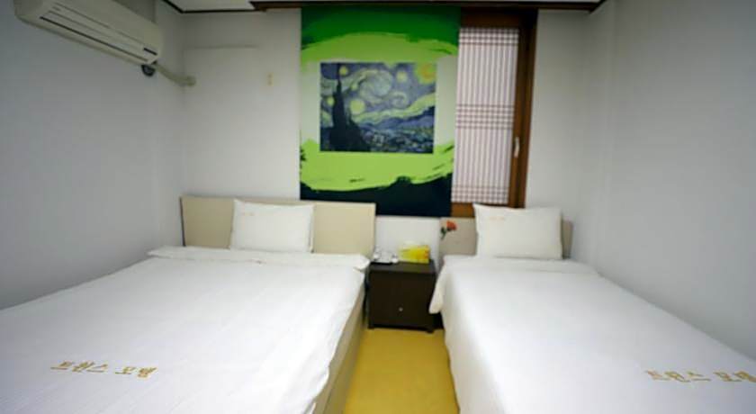 Twins Hotel