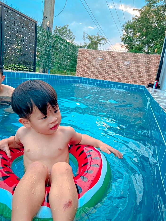 Poonisavilla ????????????