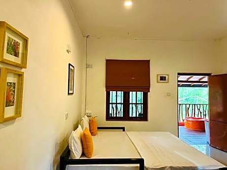 Family Room with Garden View