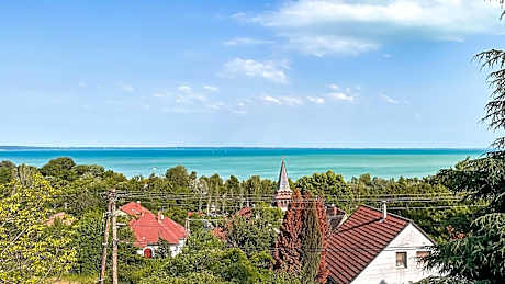 Belvárosi ház gyönyörű panorámával