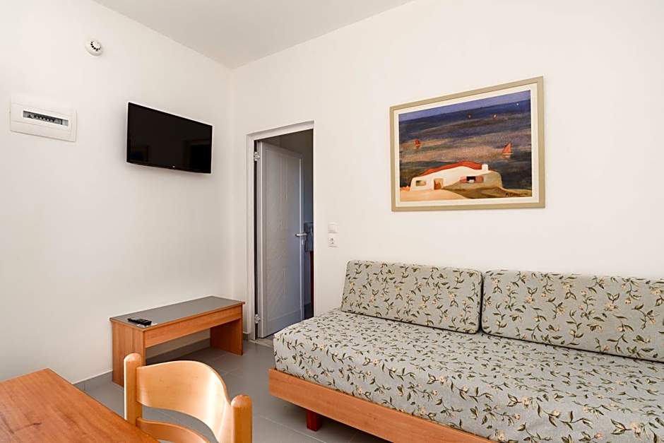 Matina Pefkos Aparthotel