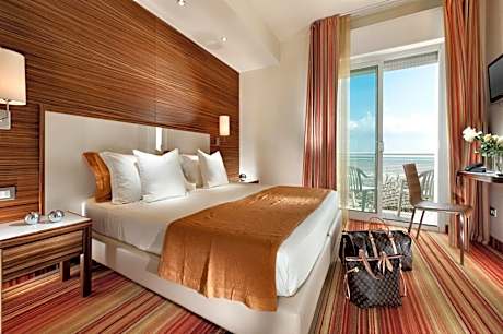 Sea Front Double Room with Balcony