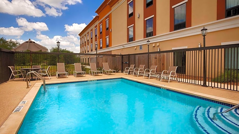 Best Western Plus Elmendorf Hotel